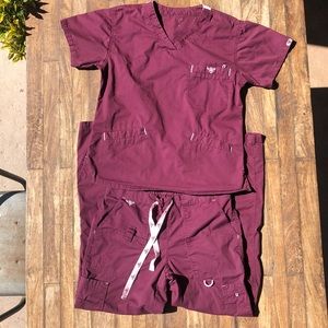 Iguana Brand scrub Set. Size Small